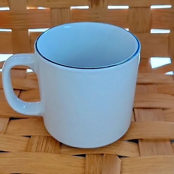 BASIC TREND | Kitchen | Porcelin Coffee Old Heavy Diner Type Coffee Mug Oz  White Wgreen Rim | Poshmark